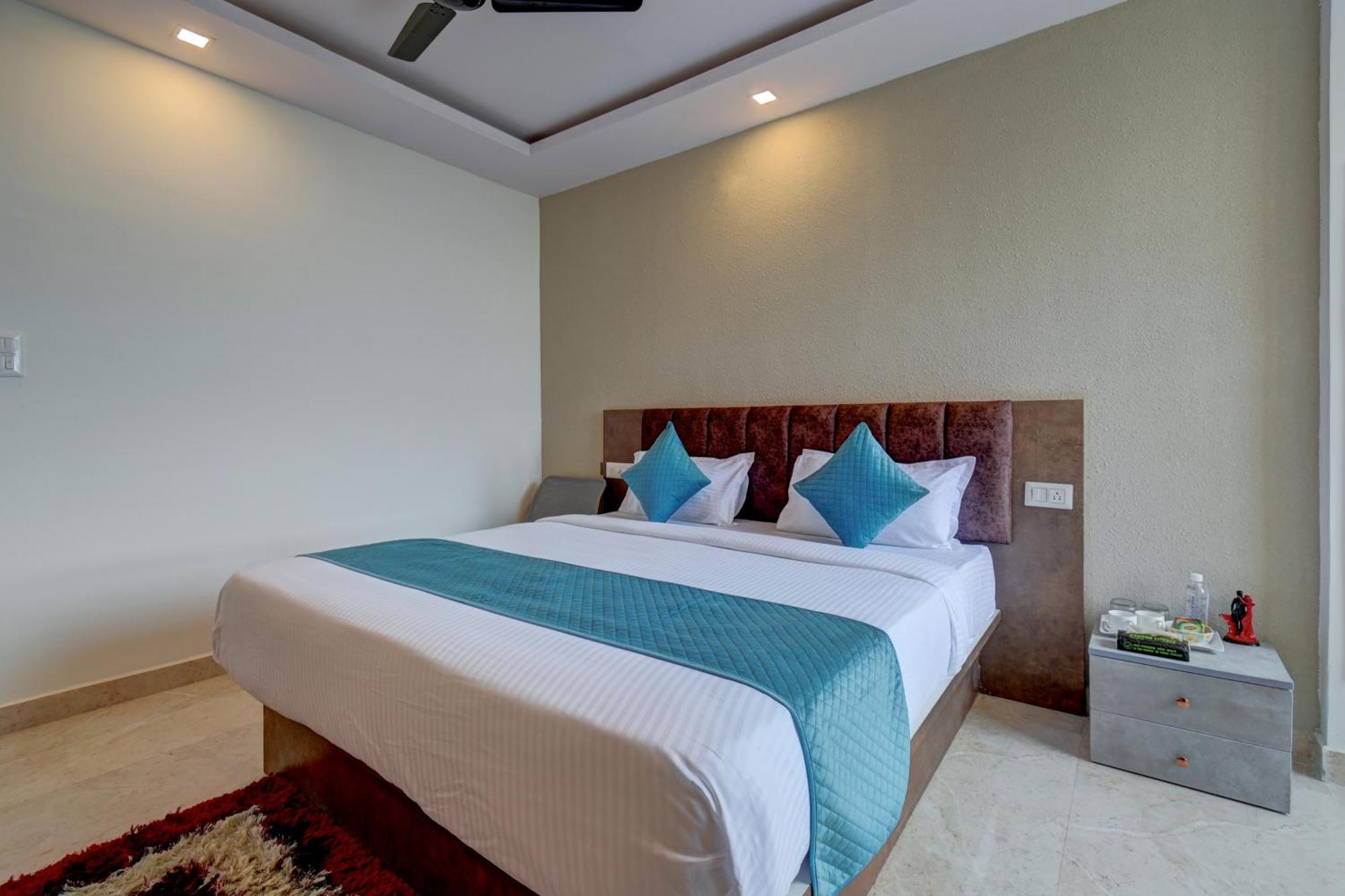 Hotel Cloud 9 Luxury Stay Mysore Buitenkant foto
