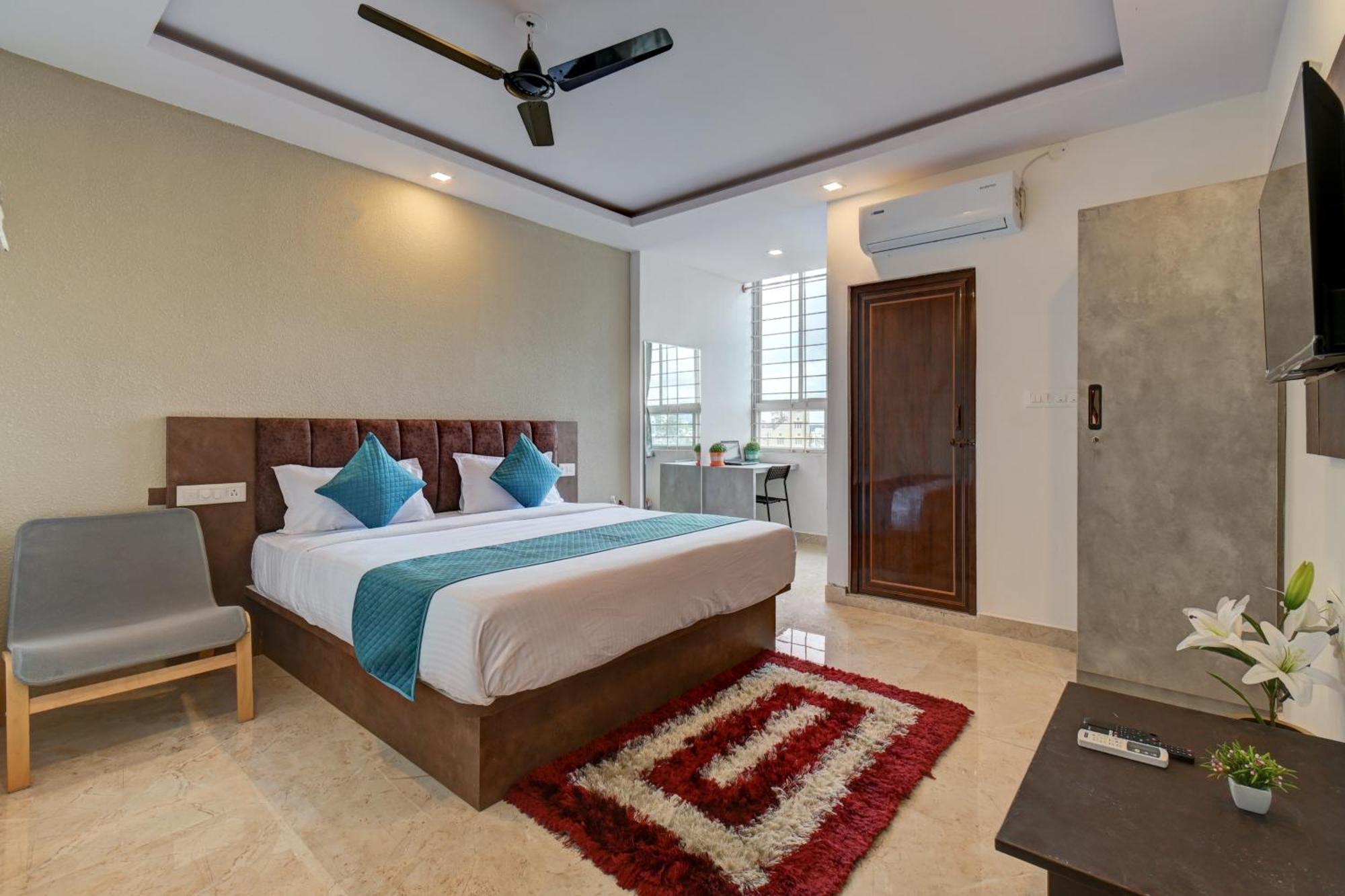 Hotel Cloud 9 Luxury Stay Mysore Buitenkant foto