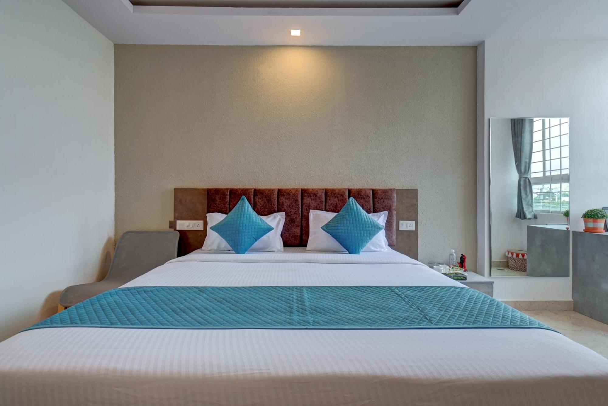 Hotel Cloud 9 Luxury Stay Mysore Buitenkant foto