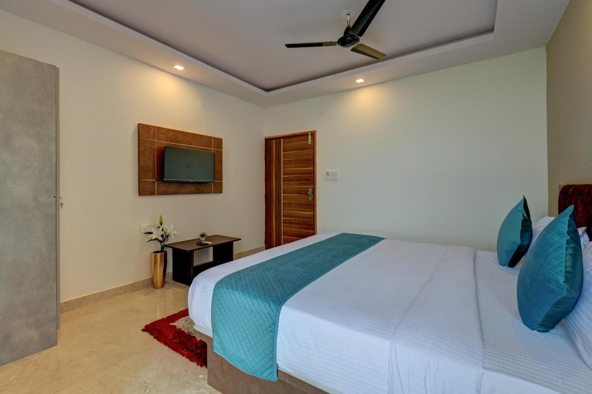 Hotel Cloud 9 Luxury Stay Mysore Buitenkant foto