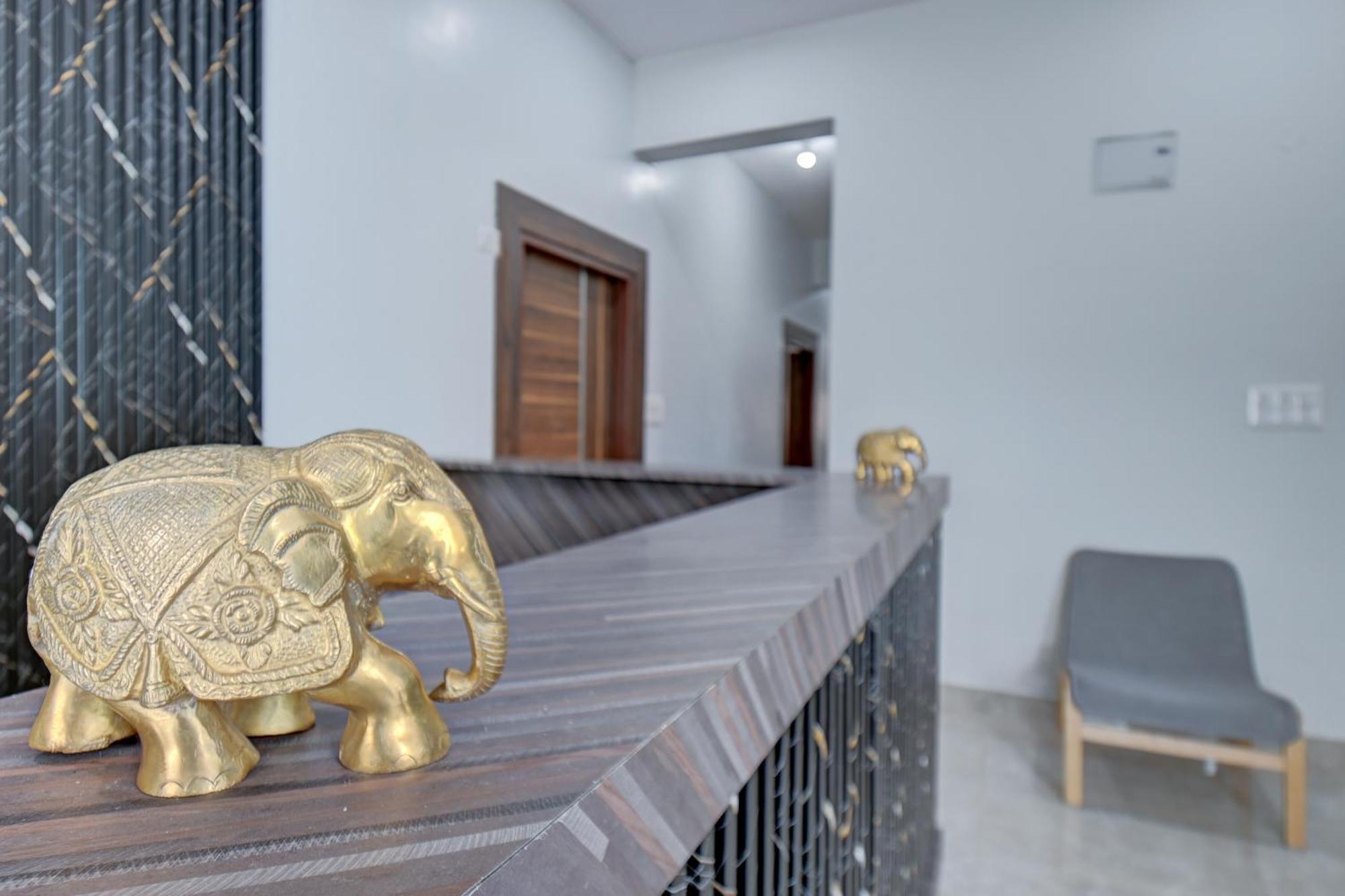 Hotel Cloud 9 Luxury Stay Mysore Buitenkant foto