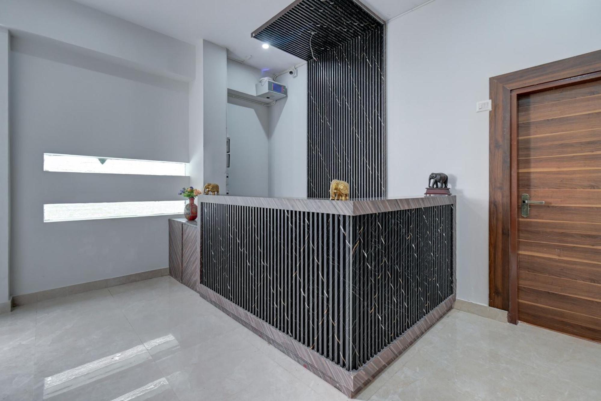 Hotel Cloud 9 Luxury Stay Mysore Buitenkant foto