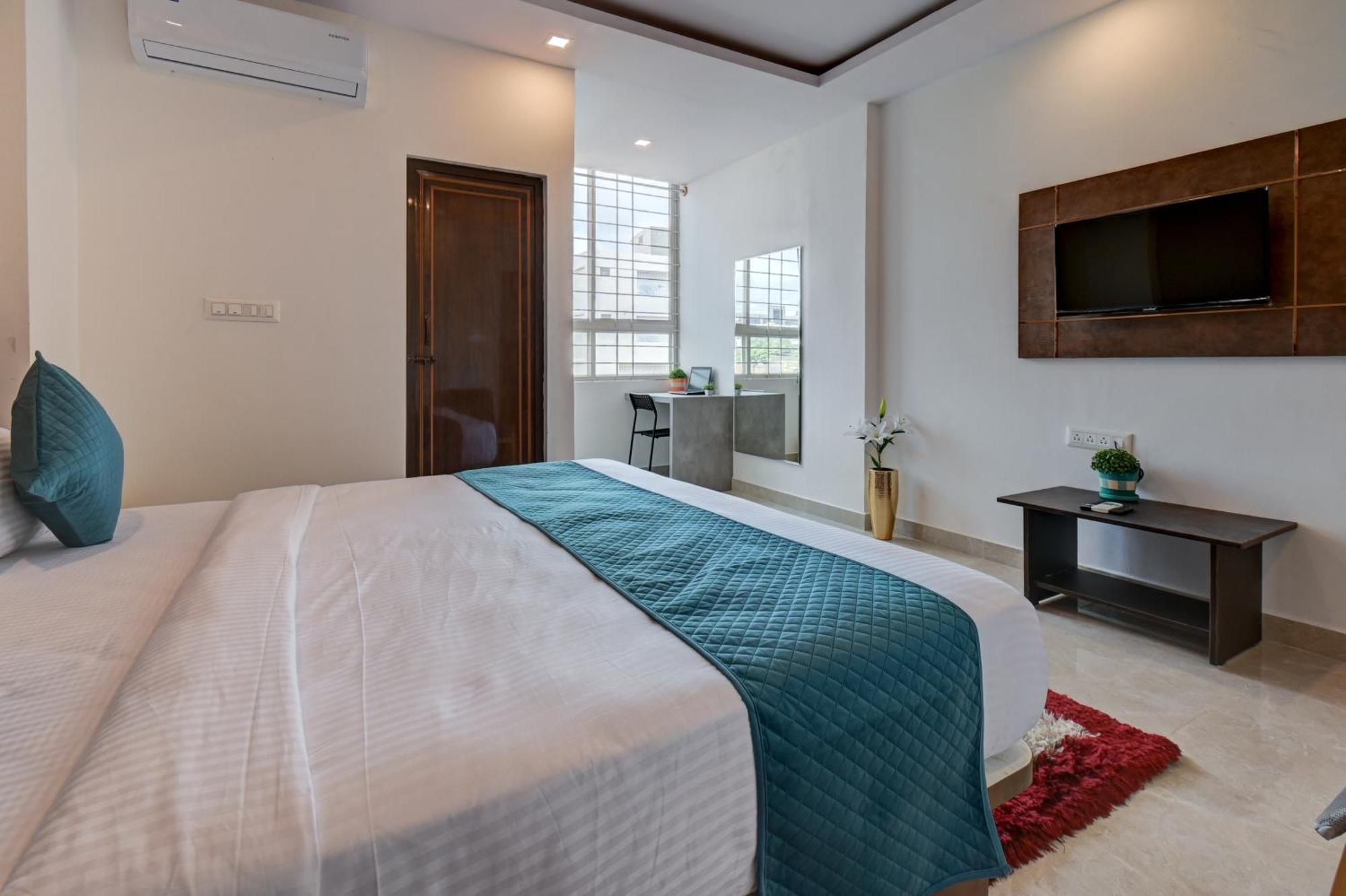 Hotel Cloud 9 Luxury Stay Mysore Buitenkant foto