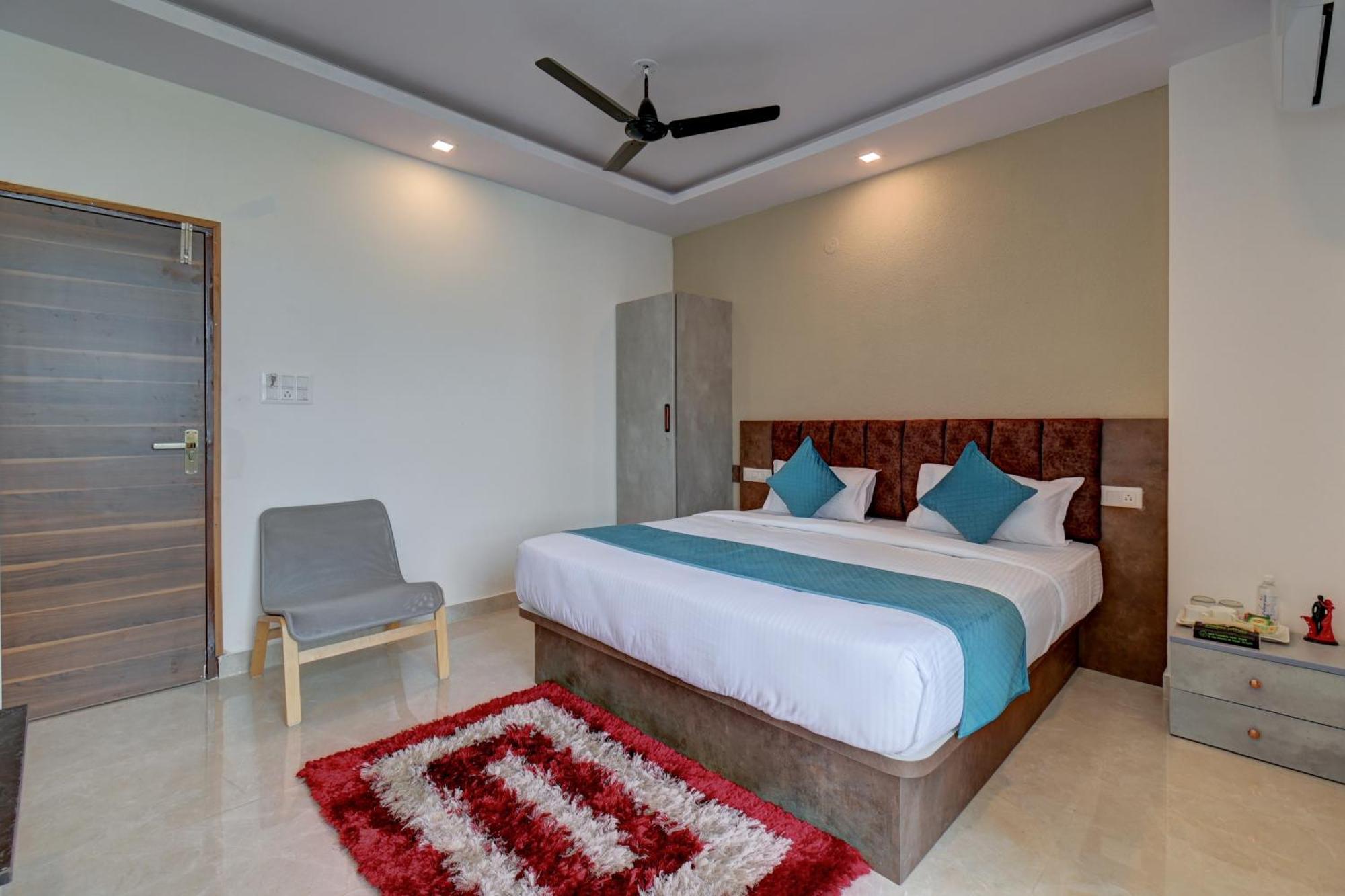 Hotel Cloud 9 Luxury Stay Mysore Buitenkant foto