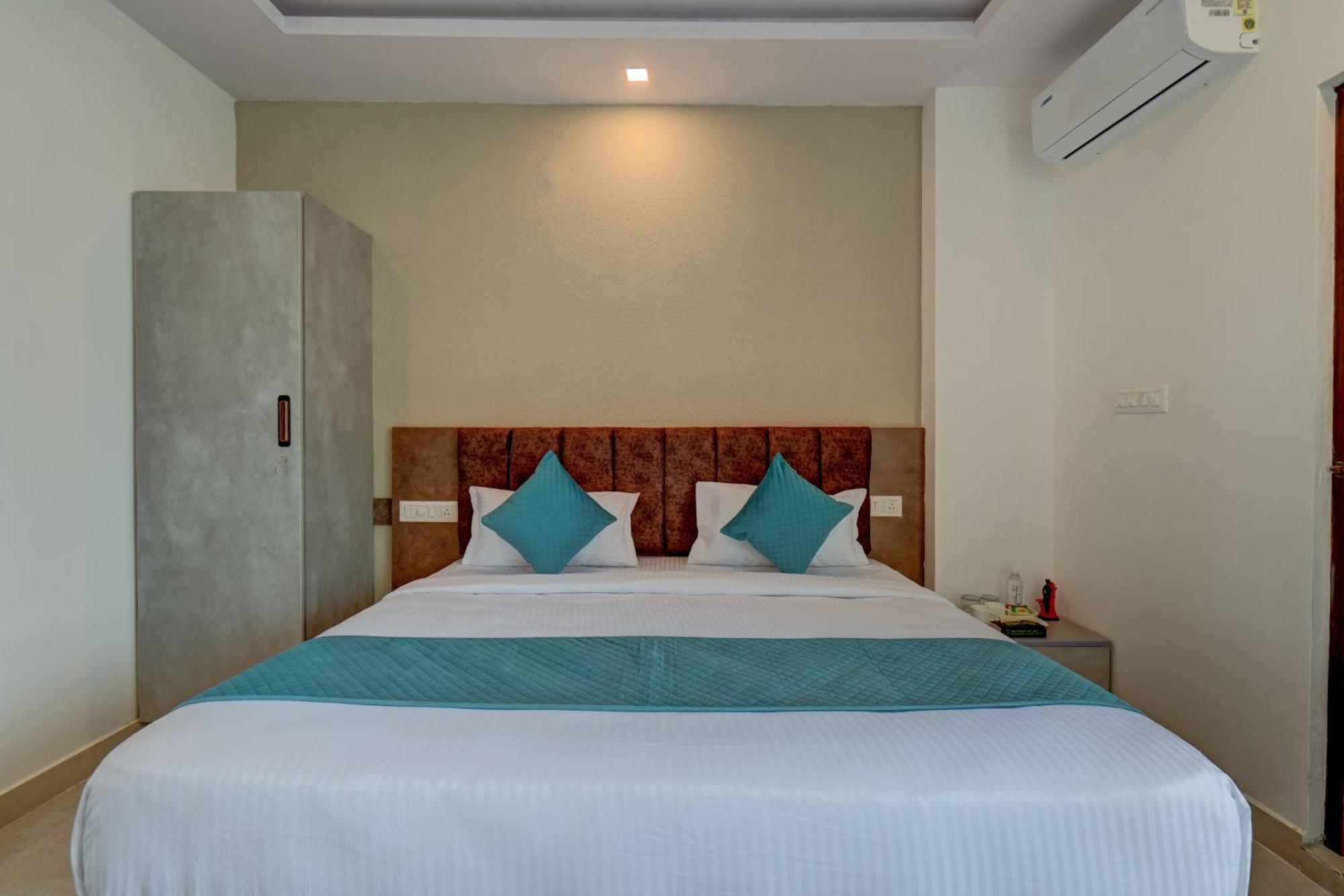 Hotel Cloud 9 Luxury Stay Mysore Buitenkant foto