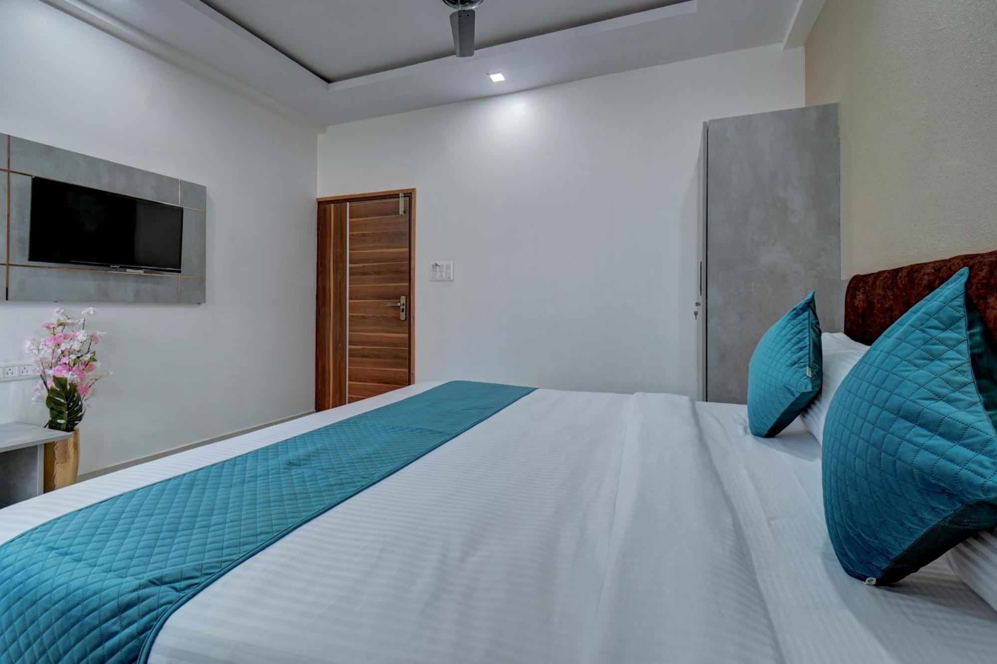 Hotel Cloud 9 Luxury Stay Mysore Buitenkant foto
