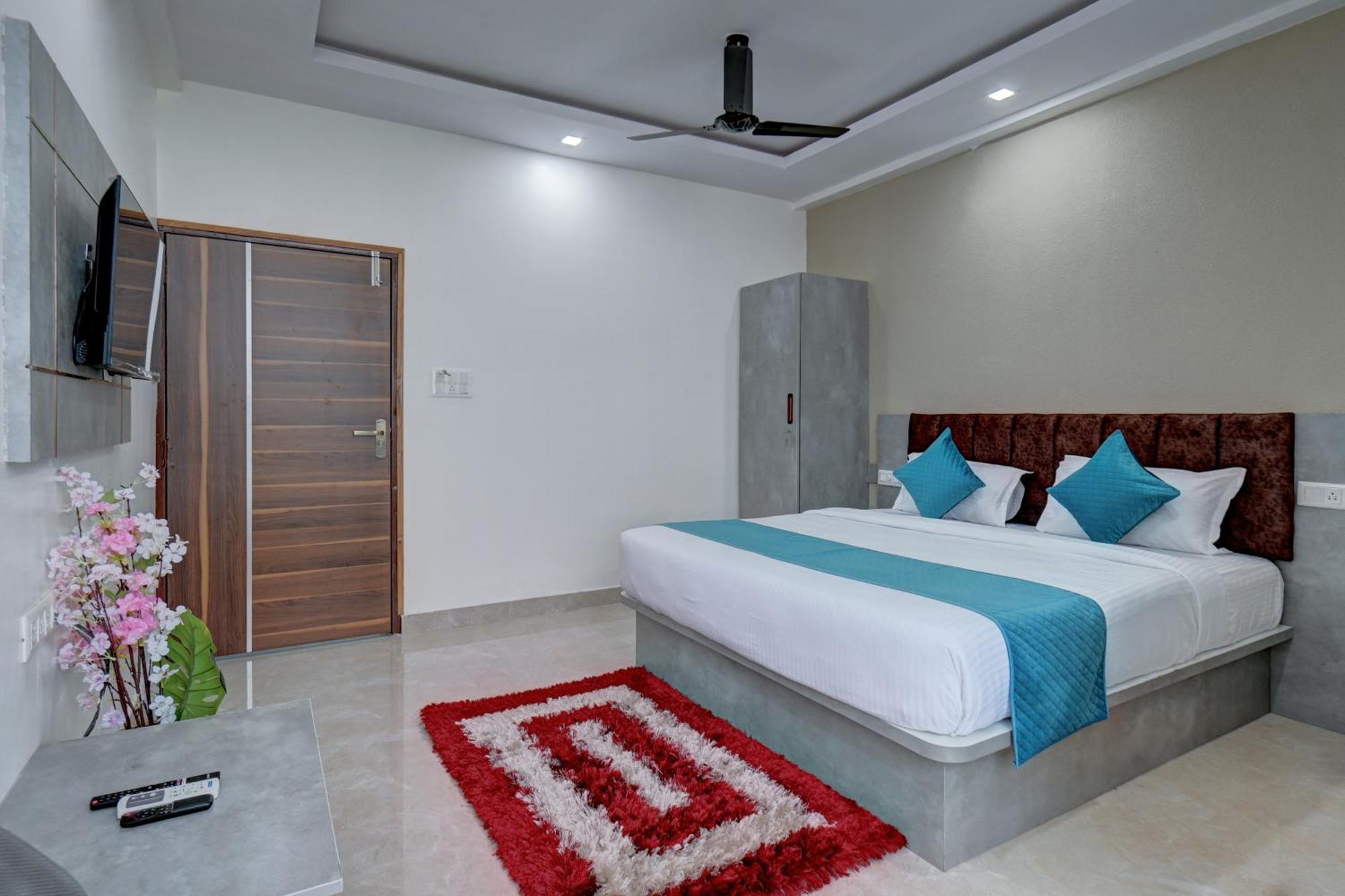 Hotel Cloud 9 Luxury Stay Mysore Buitenkant foto