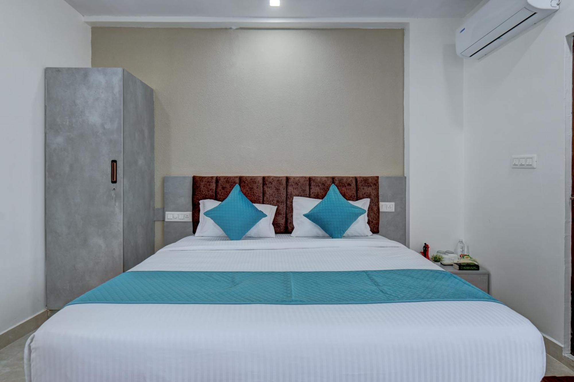 Hotel Cloud 9 Luxury Stay Mysore Buitenkant foto
