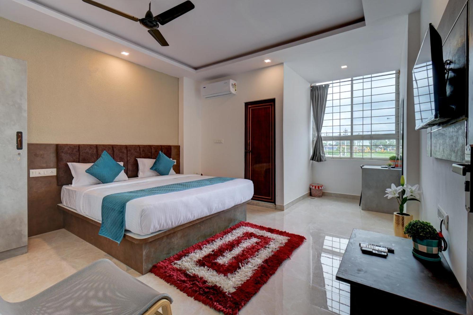 Hotel Cloud 9 Luxury Stay Mysore Buitenkant foto
