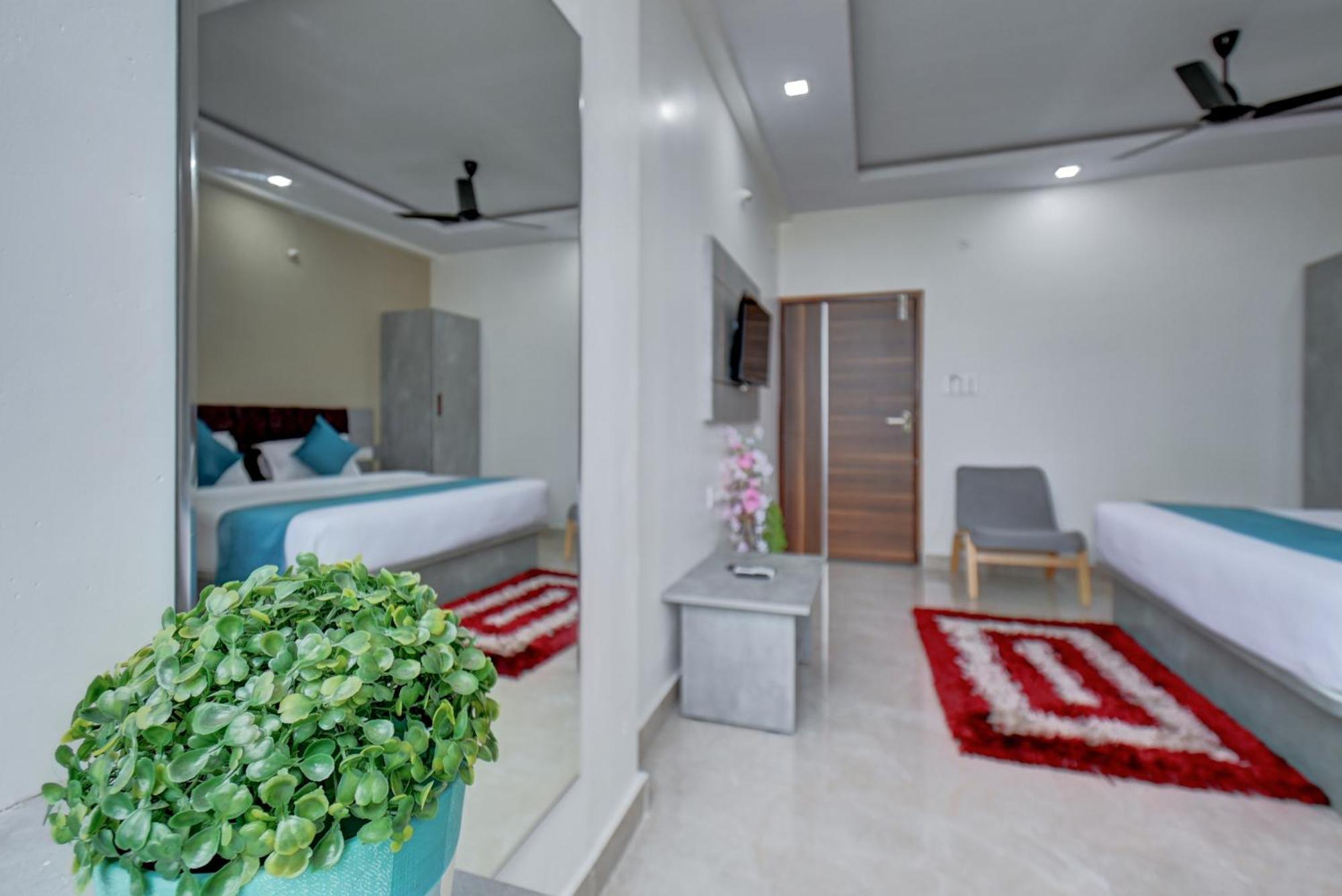 Hotel Cloud 9 Luxury Stay Mysore Buitenkant foto