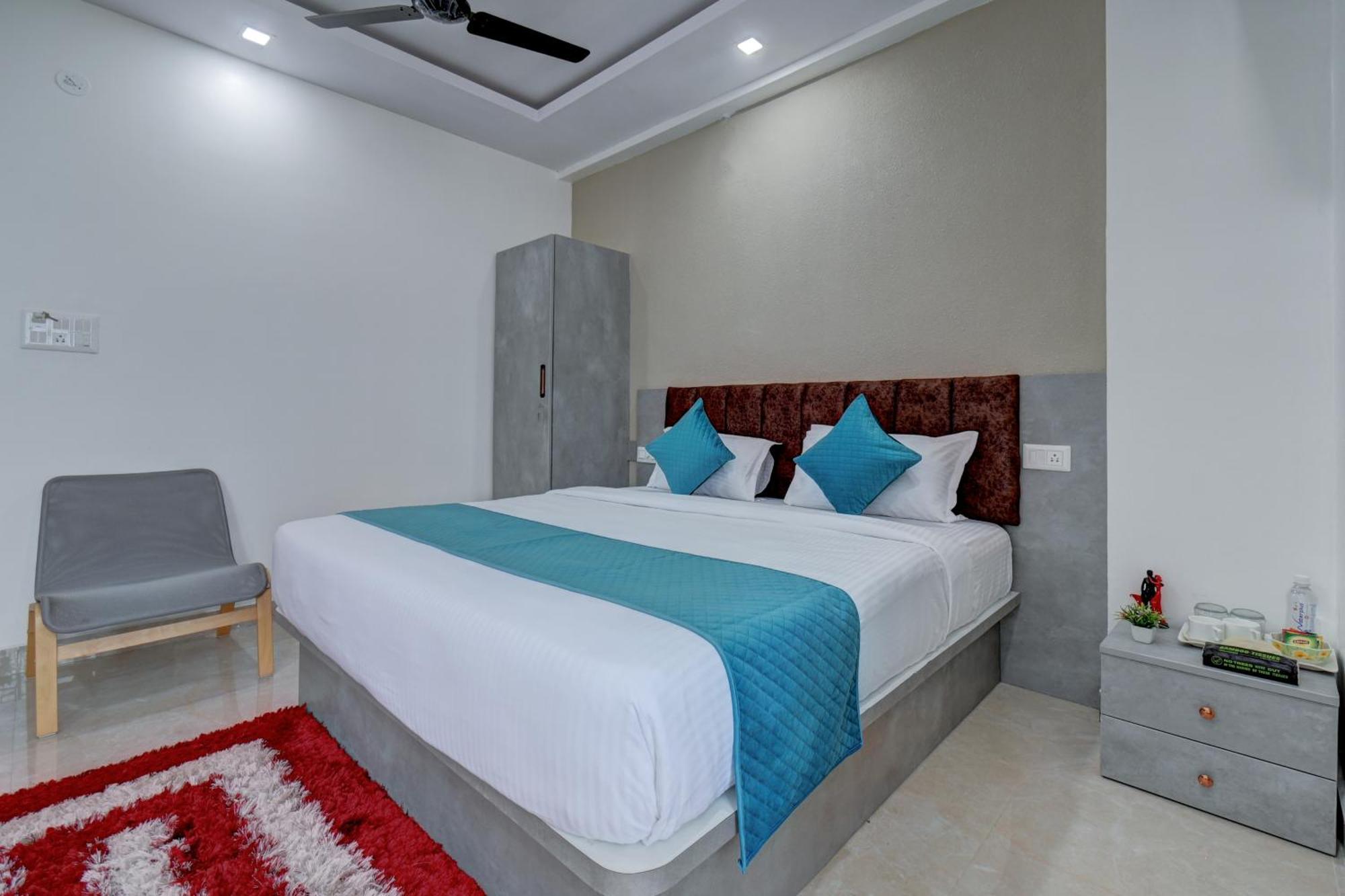 Hotel Cloud 9 Luxury Stay Mysore Buitenkant foto