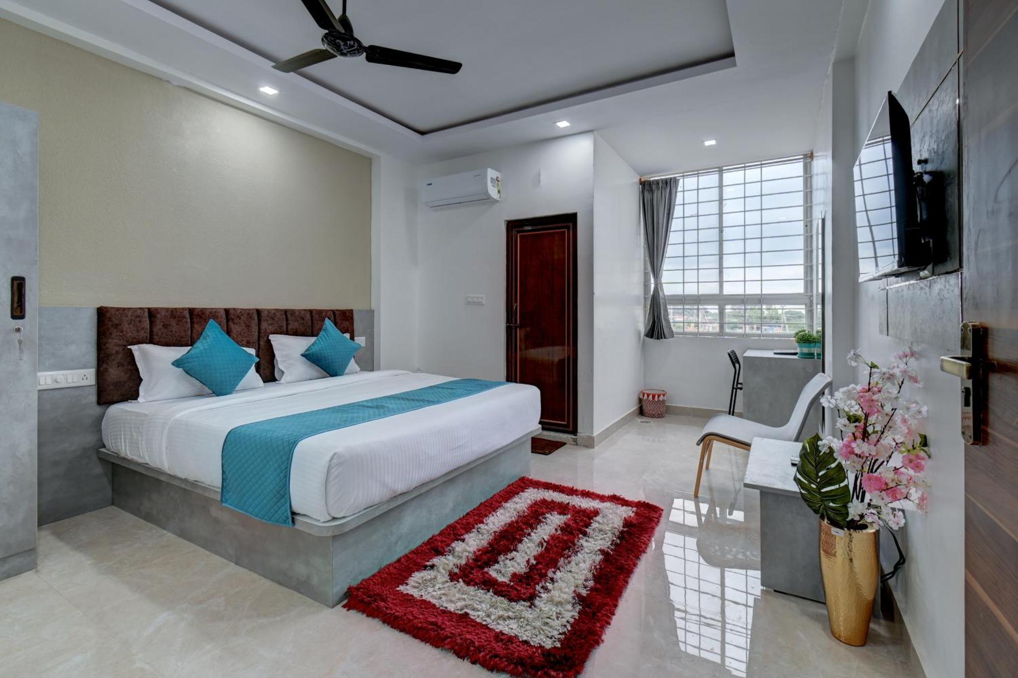 Hotel Cloud 9 Luxury Stay Mysore Buitenkant foto