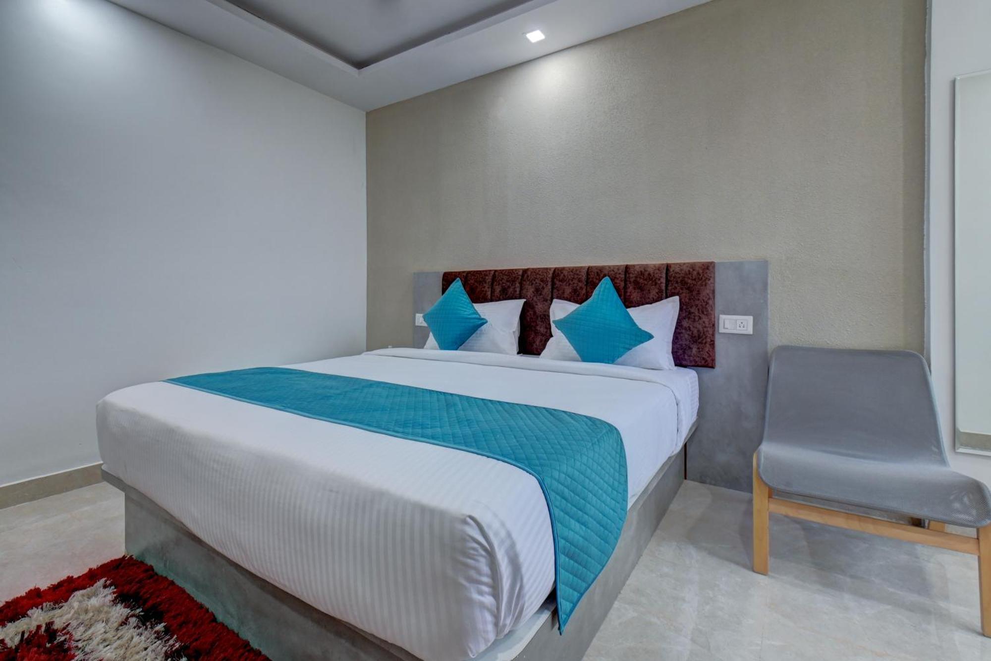 Hotel Cloud 9 Luxury Stay Mysore Buitenkant foto