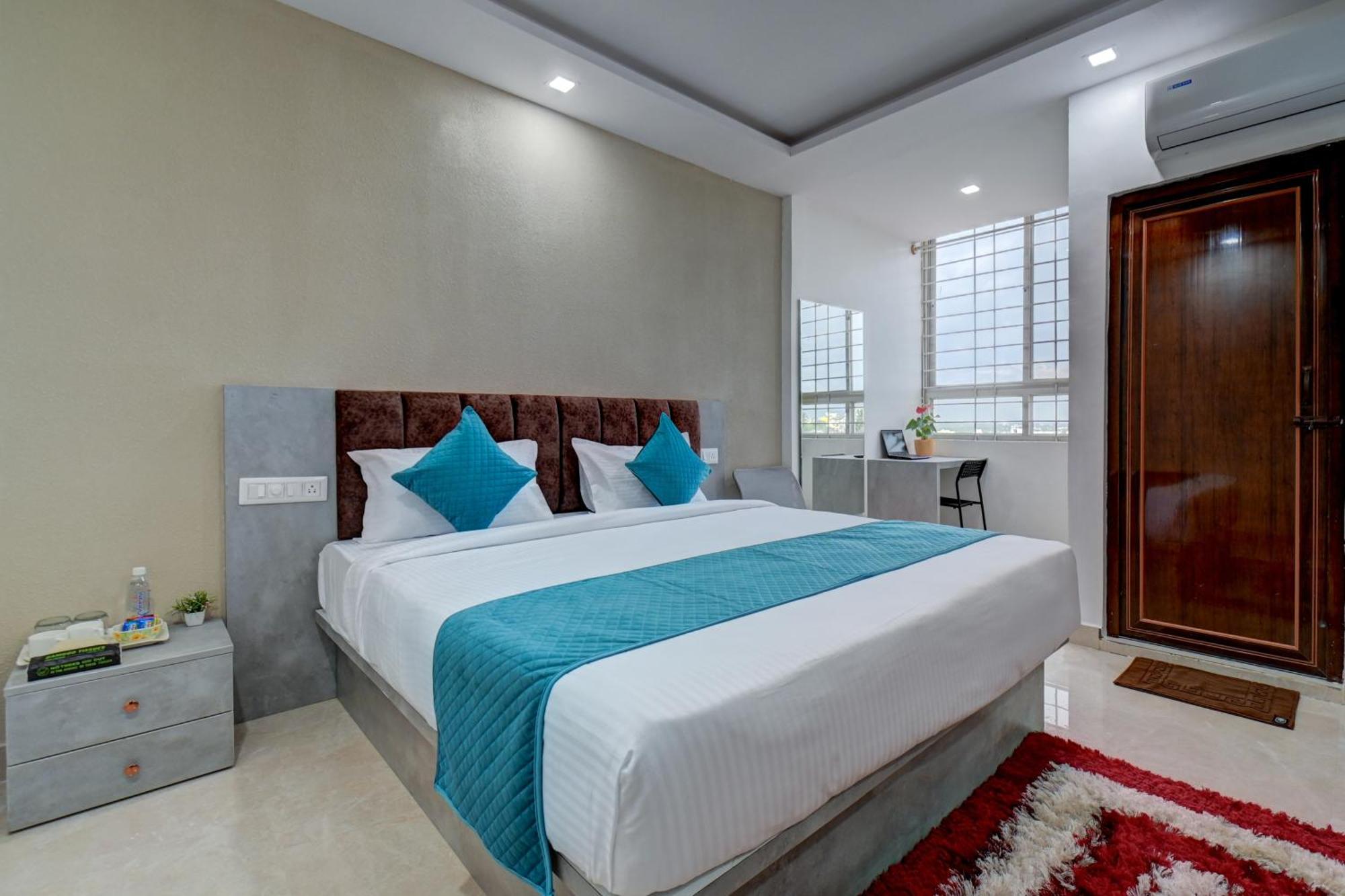 Hotel Cloud 9 Luxury Stay Mysore Buitenkant foto
