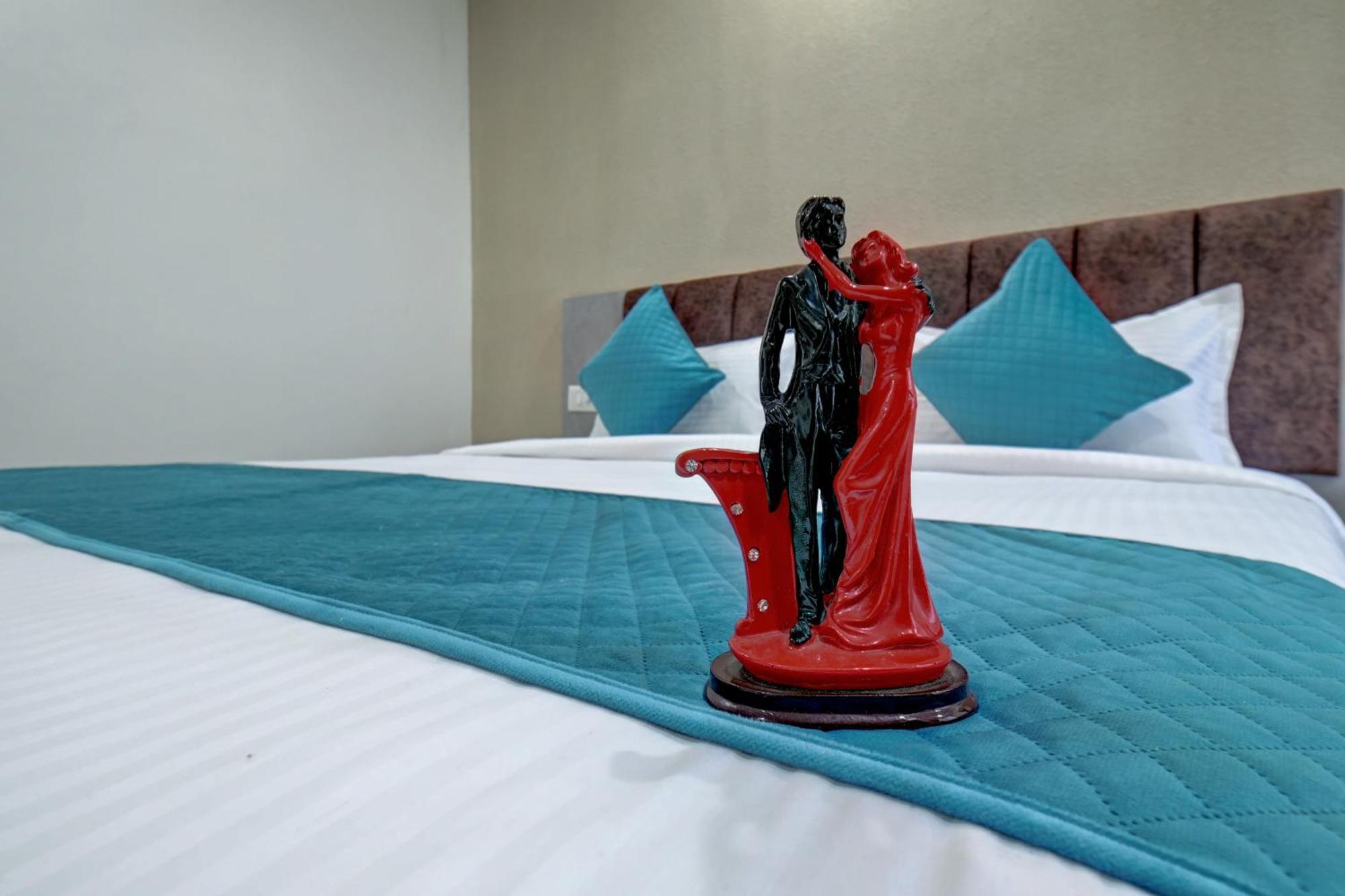 Hotel Cloud 9 Luxury Stay Mysore Buitenkant foto