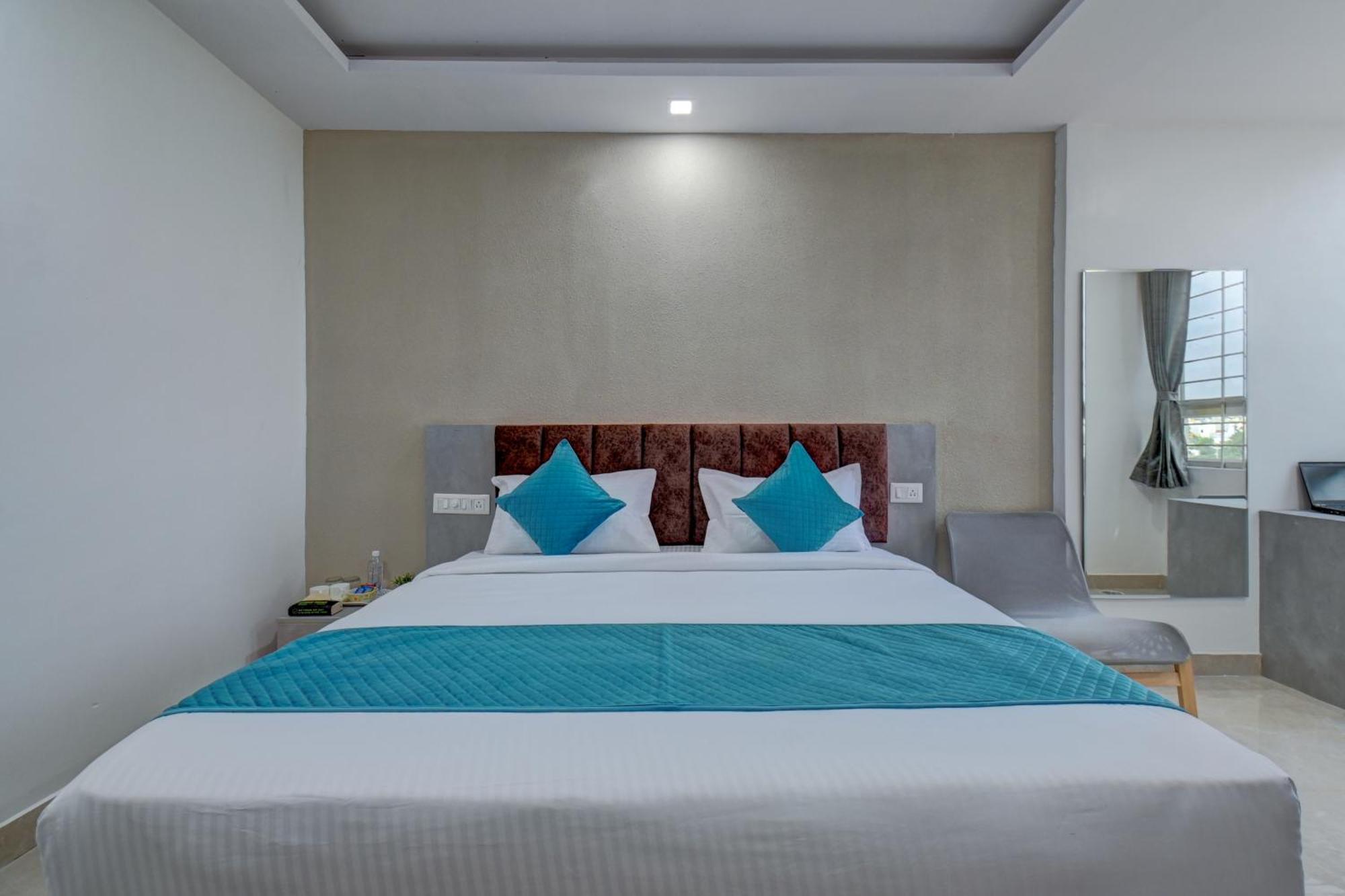 Hotel Cloud 9 Luxury Stay Mysore Buitenkant foto
