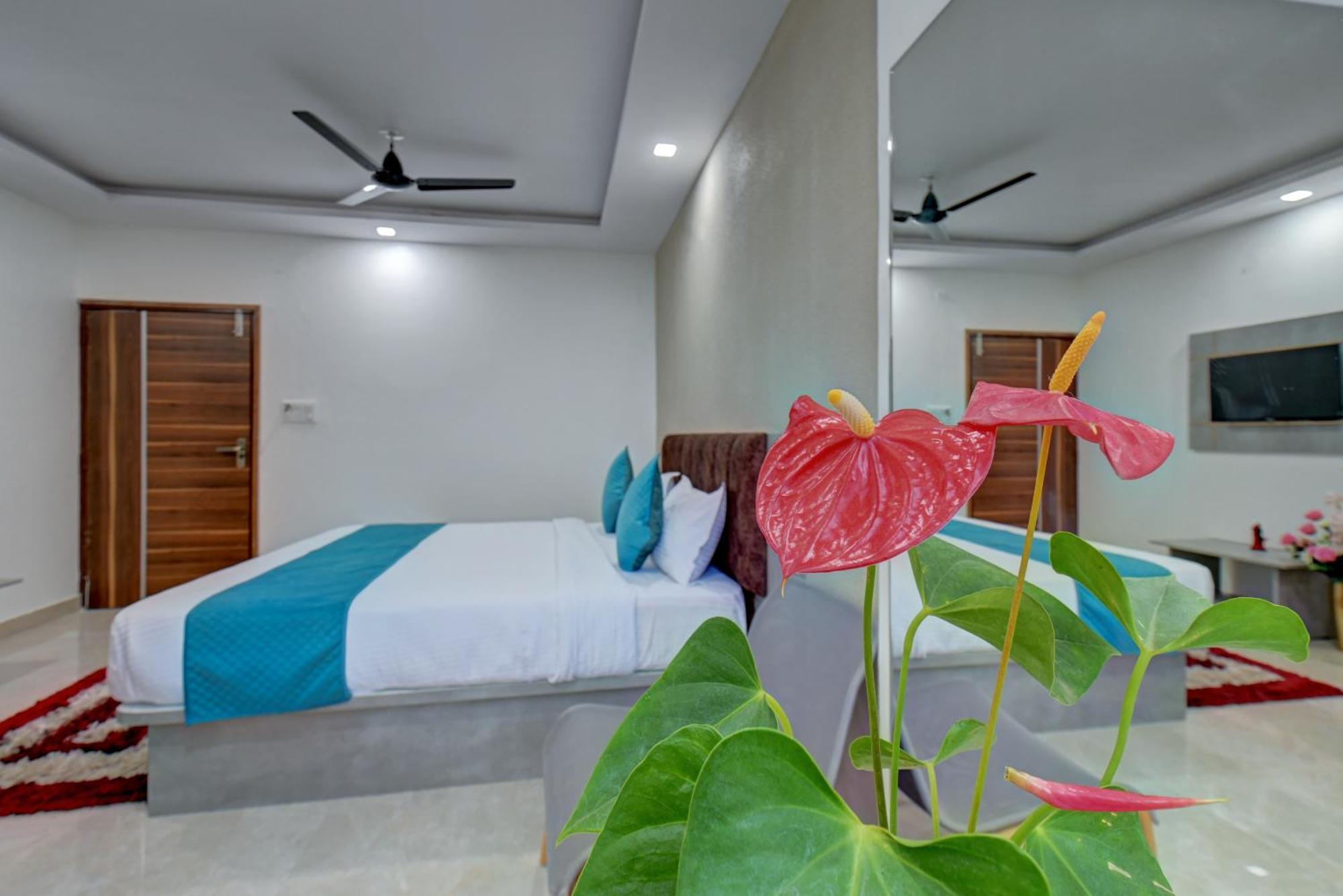 Hotel Cloud 9 Luxury Stay Mysore Buitenkant foto