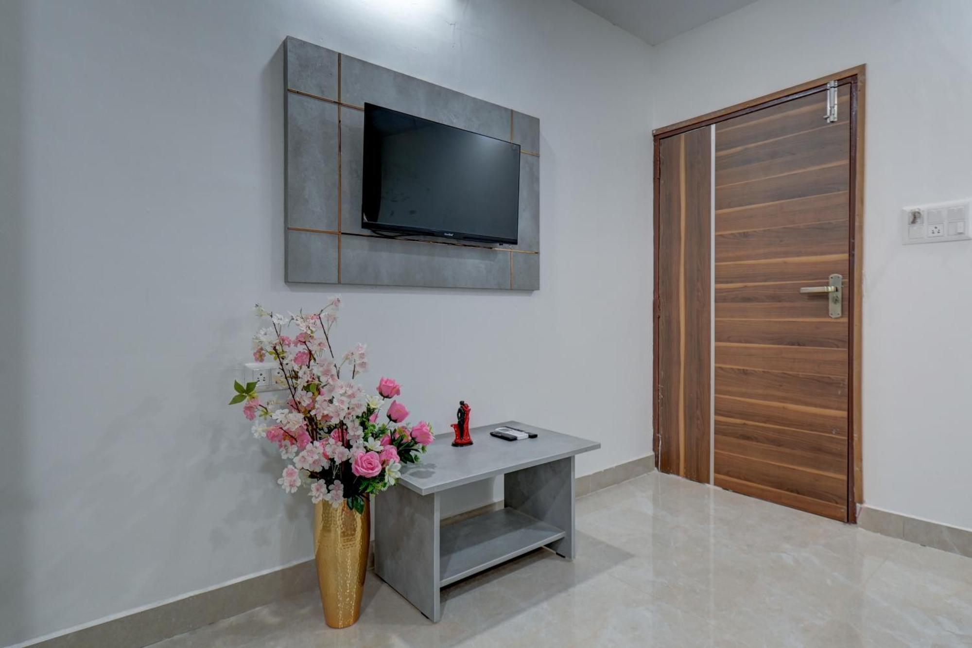 Hotel Cloud 9 Luxury Stay Mysore Buitenkant foto