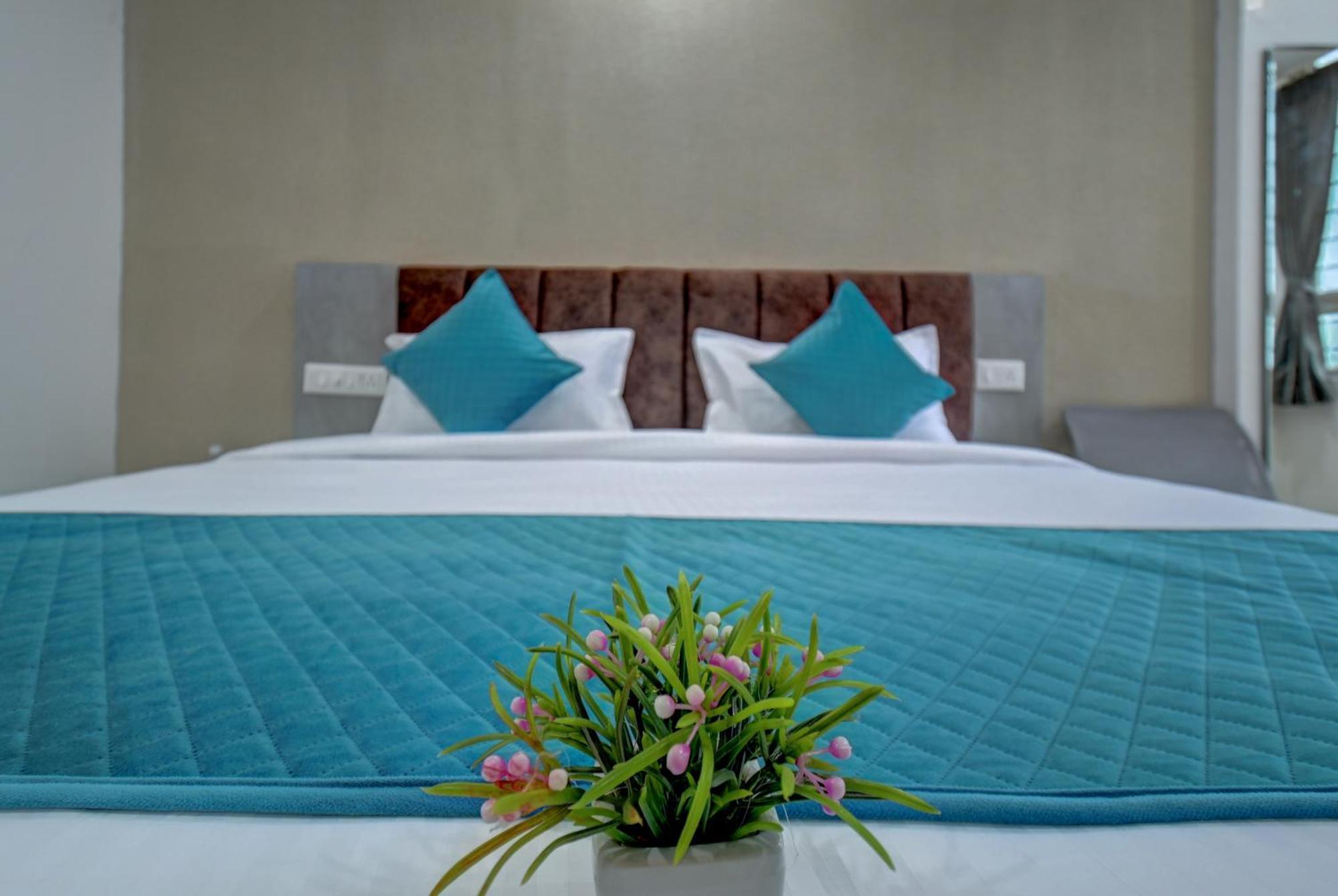 Hotel Cloud 9 Luxury Stay Mysore Buitenkant foto